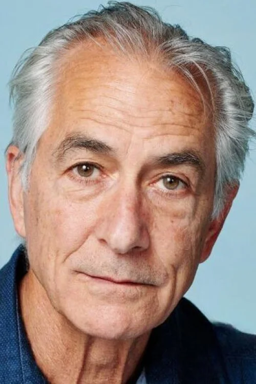 Дэвид Стрэтэйрн